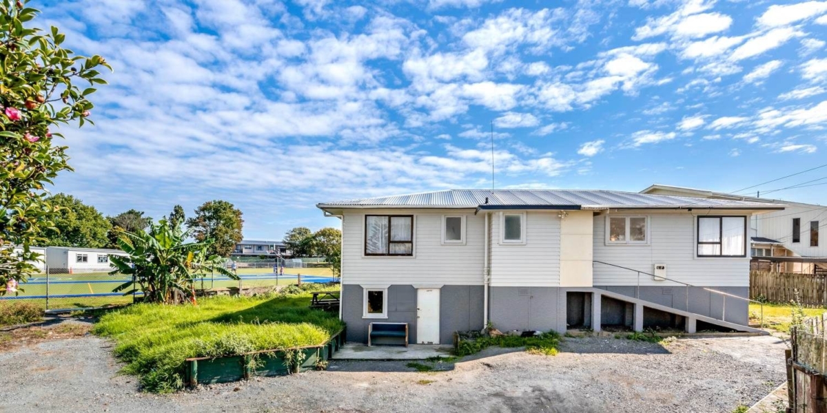 3 Dreadon Road, Manurewa,   NZ