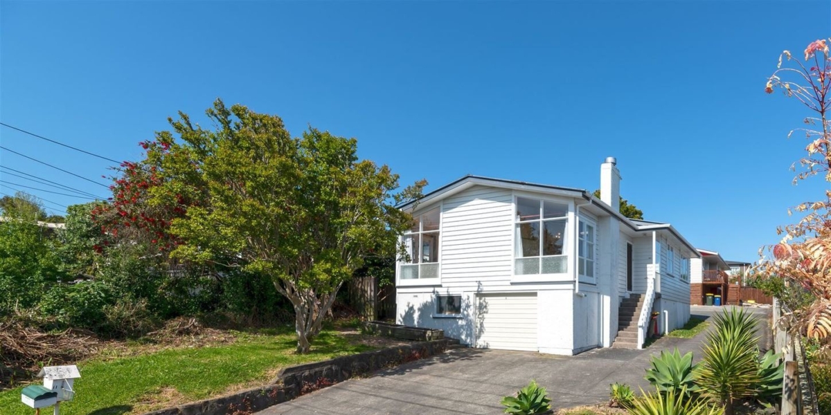 41 Sunnyside Road, Sunnyvale,   NZ