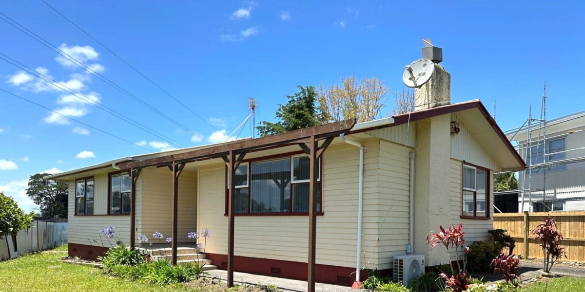 42 Harania Avenue, Favona,   NZ