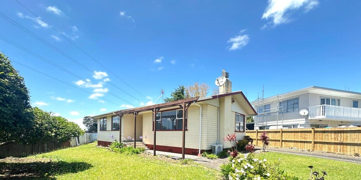 42 Harania Avenue, Favona,   NZ
