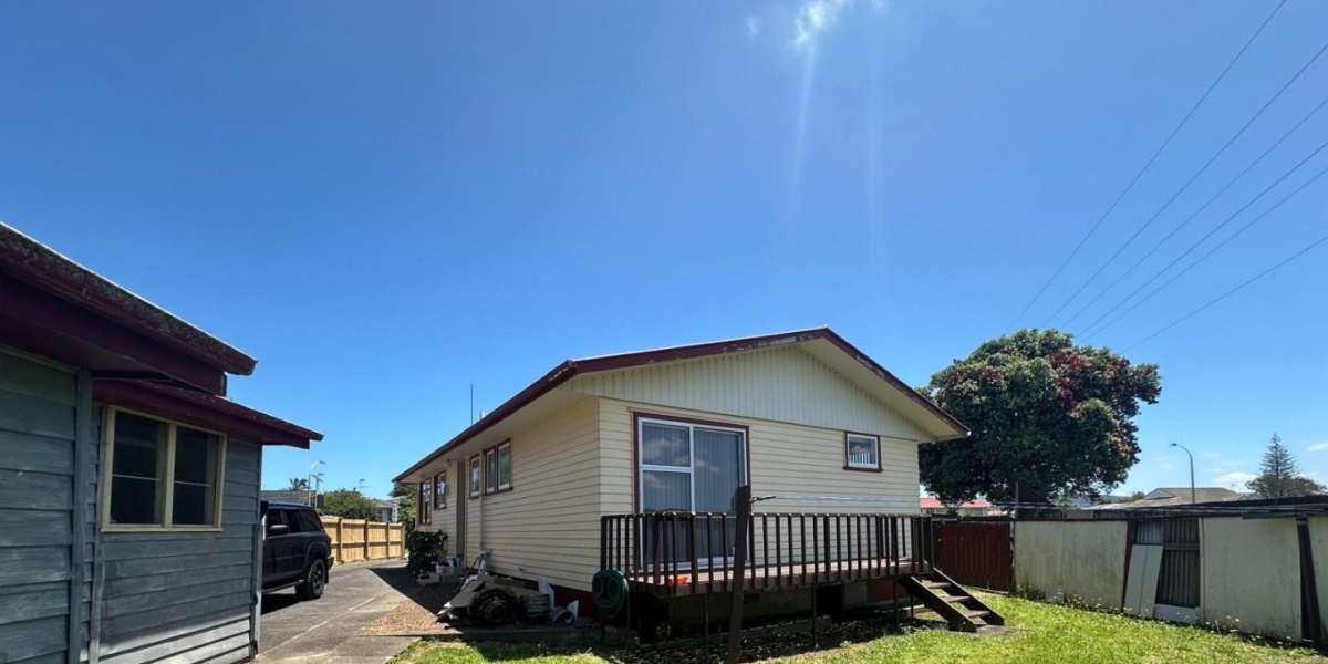 42 Harania Avenue, Favona,   NZ