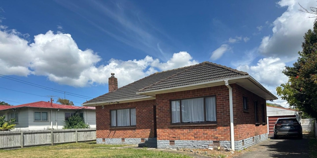 24 Cleek Road, Mangere East,   NZ