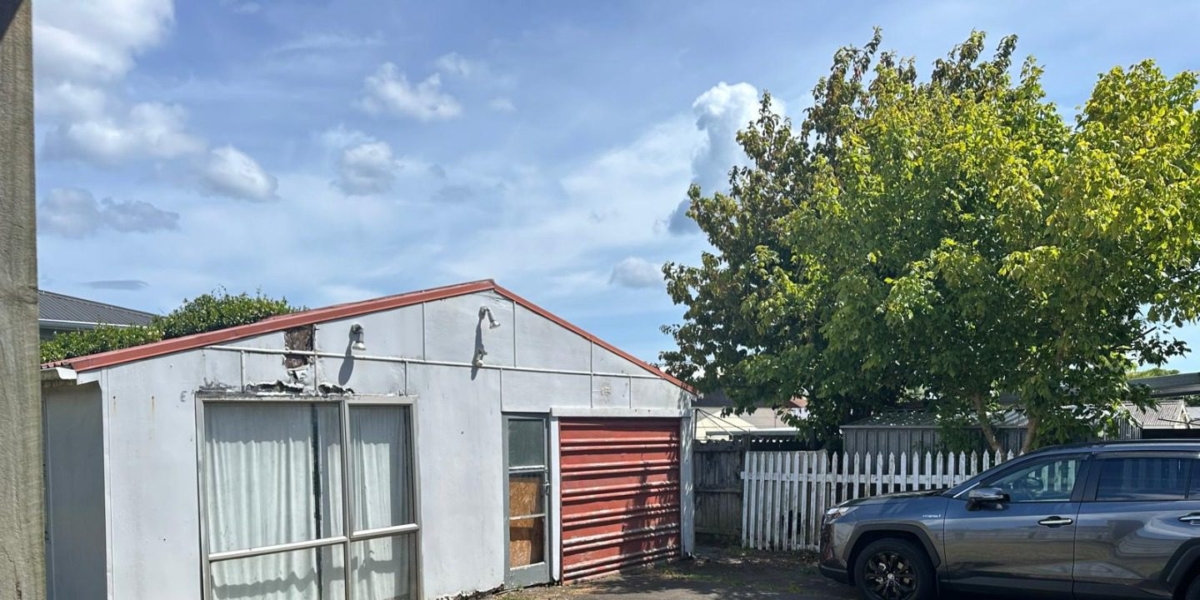 24 Cleek Road, Mangere East,   NZ