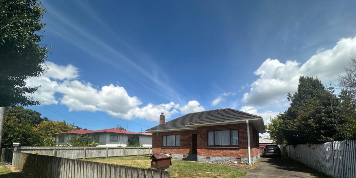 24 Cleek Road, Mangere East,   NZ