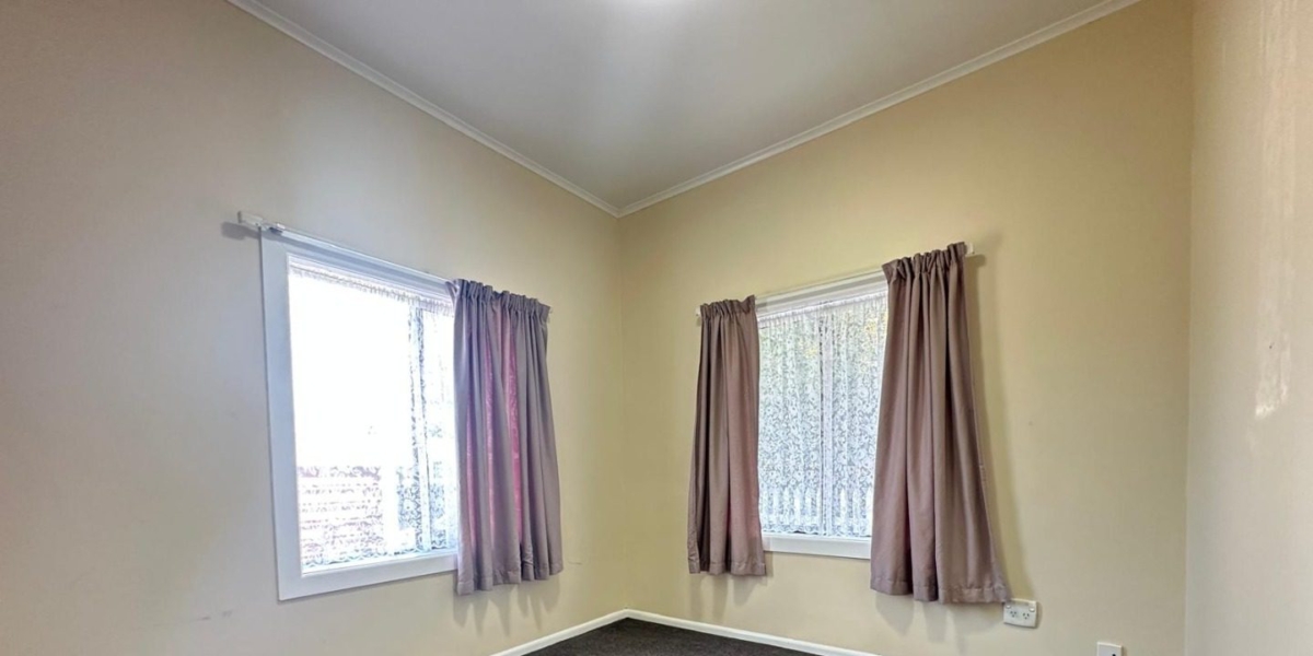 24 Cleek Road, Mangere East,   NZ