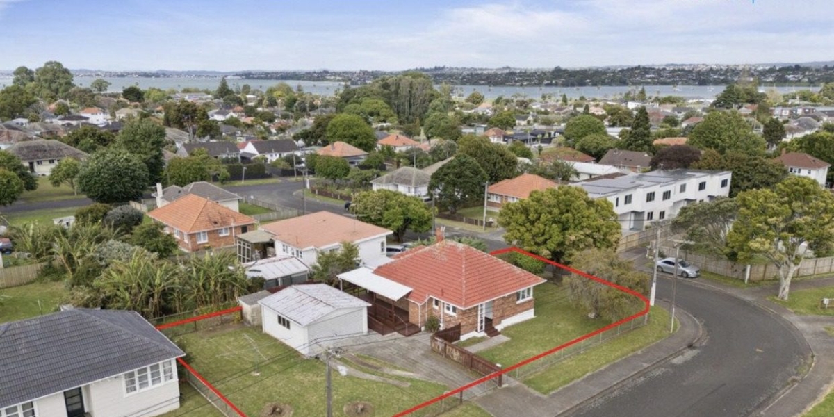 17 Ngarimu Road, Panmure,   NZ