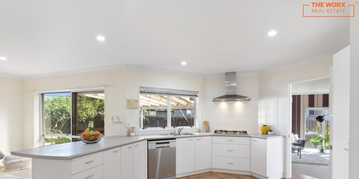 6 Aristoy Close, Conifer Grove, Auckland 2112 NZ