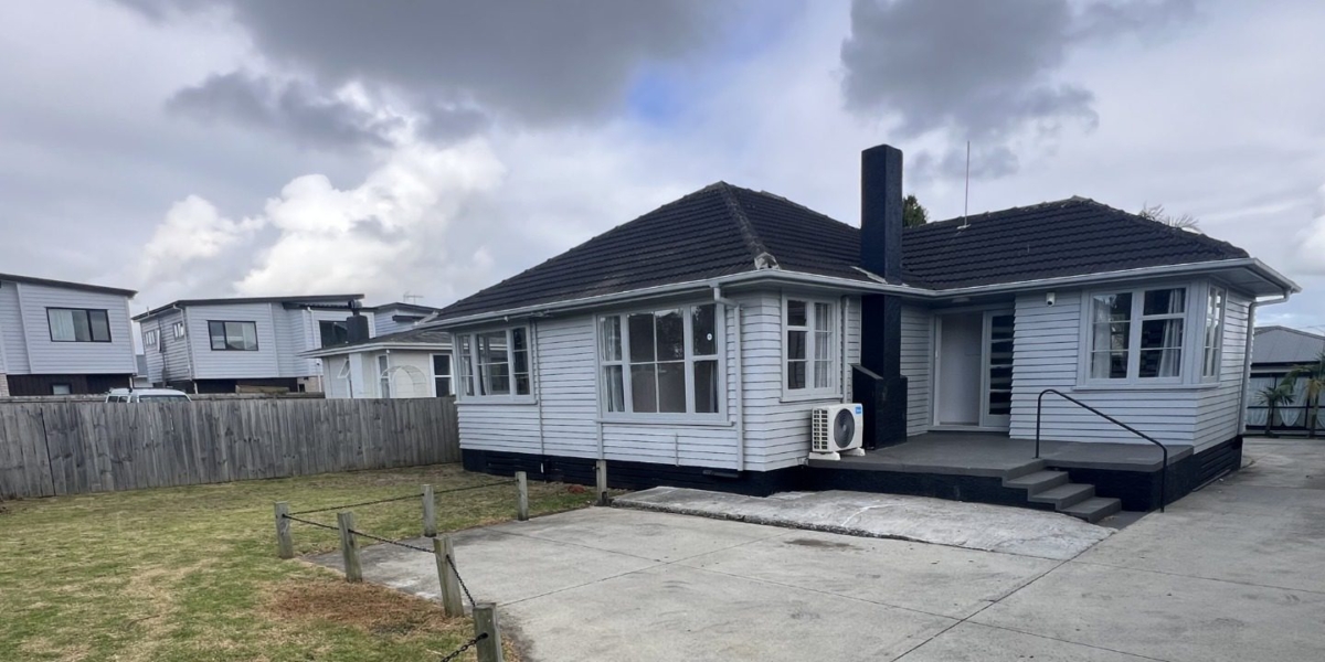 447 Massey Road, Mangere East,   NZ
