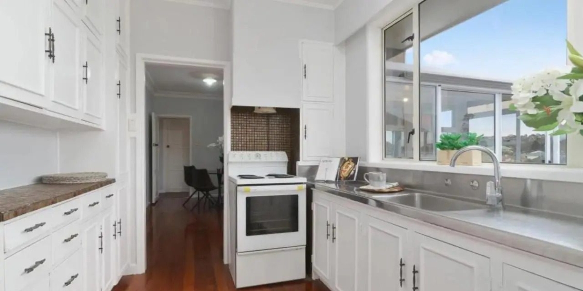 110 Carlton Street, Hillsborough,   NZ