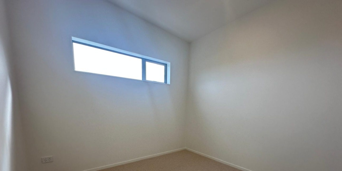 33 Lawson Creek Road, Massey,   NZ