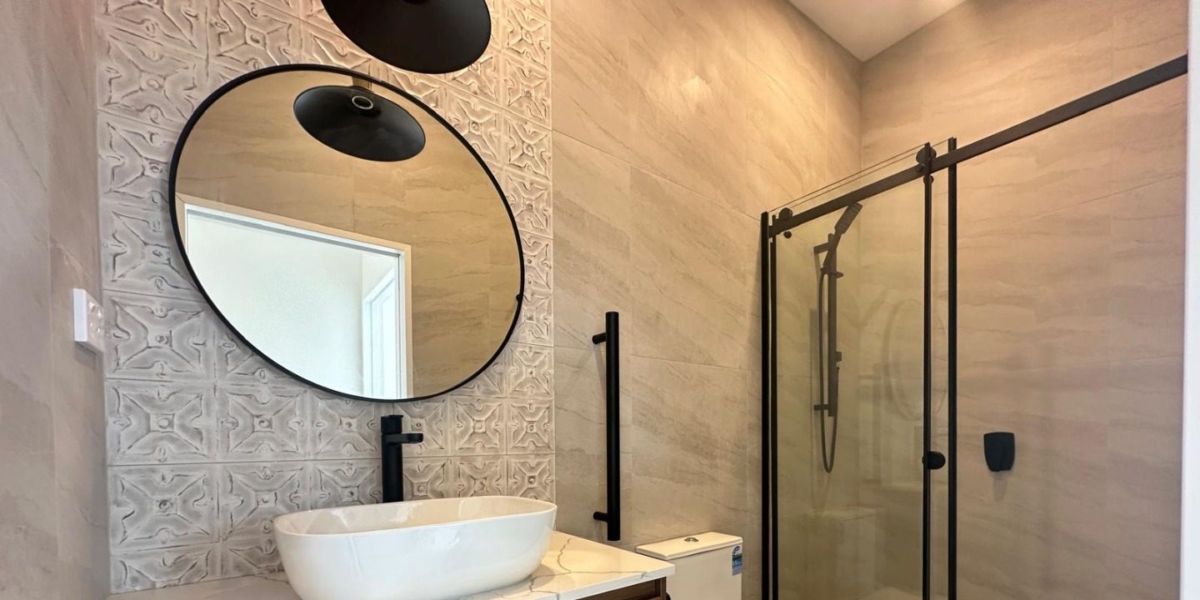 33 Lawson Creek Road, Massey,   NZ