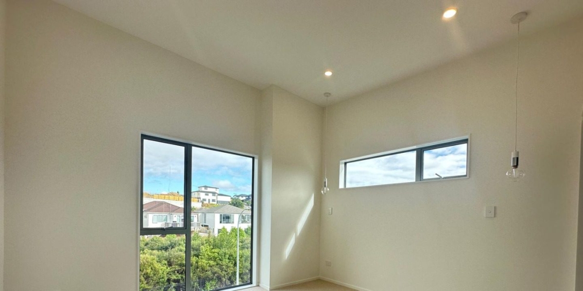 33 Lawson Creek Road, Massey,   NZ