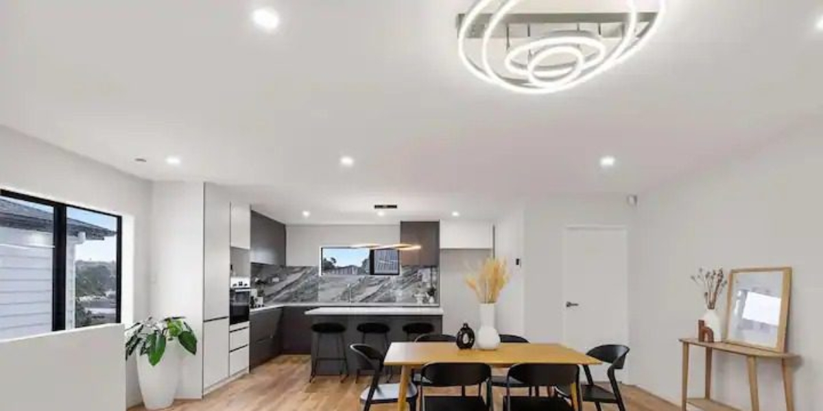 2/166 Rathgar Road, Henderson,   NZ