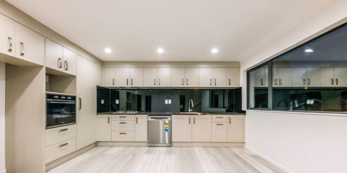 31D Waddell Avenue, Point England,   NZ