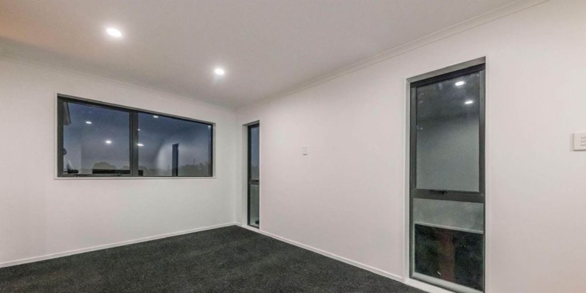 31D Waddell Avenue, Point England,   NZ