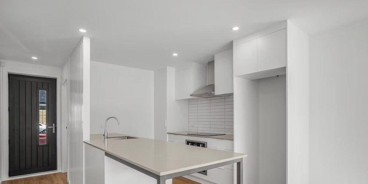 7/27 Main Road, Wainuiomata,   NZ