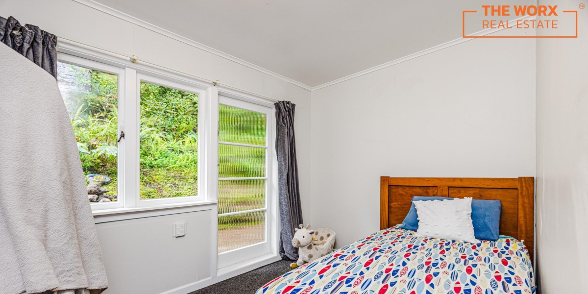 103 Laingholm Drive, Laingholm, Auckland 0604 NZ