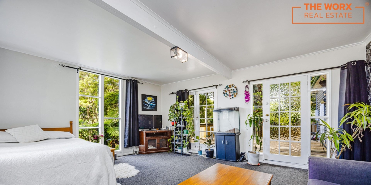 103 Laingholm Drive, Laingholm, Auckland 0604 NZ