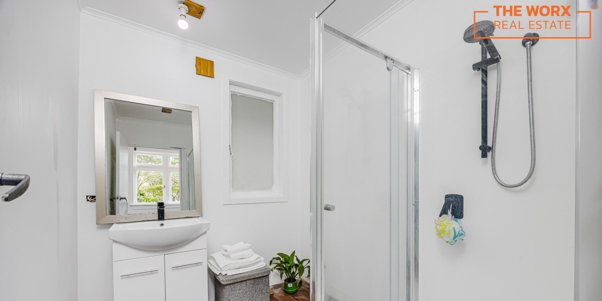 103 Laingholm Drive, Laingholm, Auckland 0604 NZ