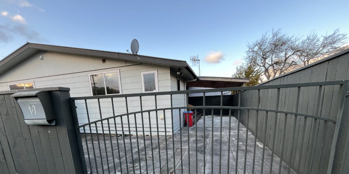 1/7 Bathurst Street, Silverstream,   NZ