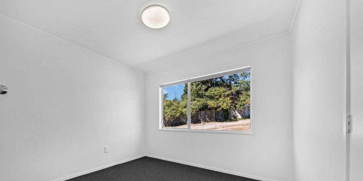 31 Leo Street, Glen Eden,   NZ