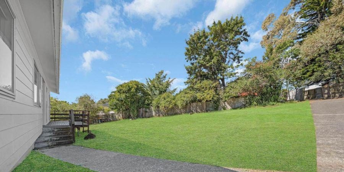 31 Leo Street, Glen Eden,   NZ