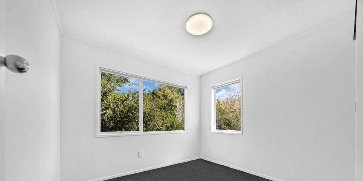 31 Leo Street, Glen Eden,   NZ