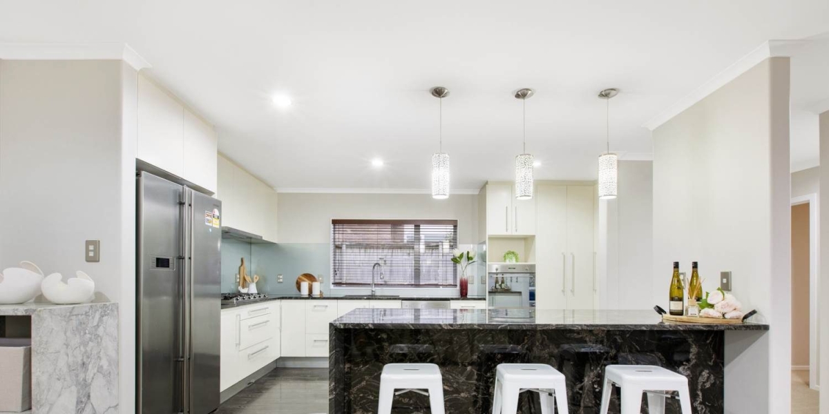 10 Coolaghy Drive, Flat Bush,   NZ
