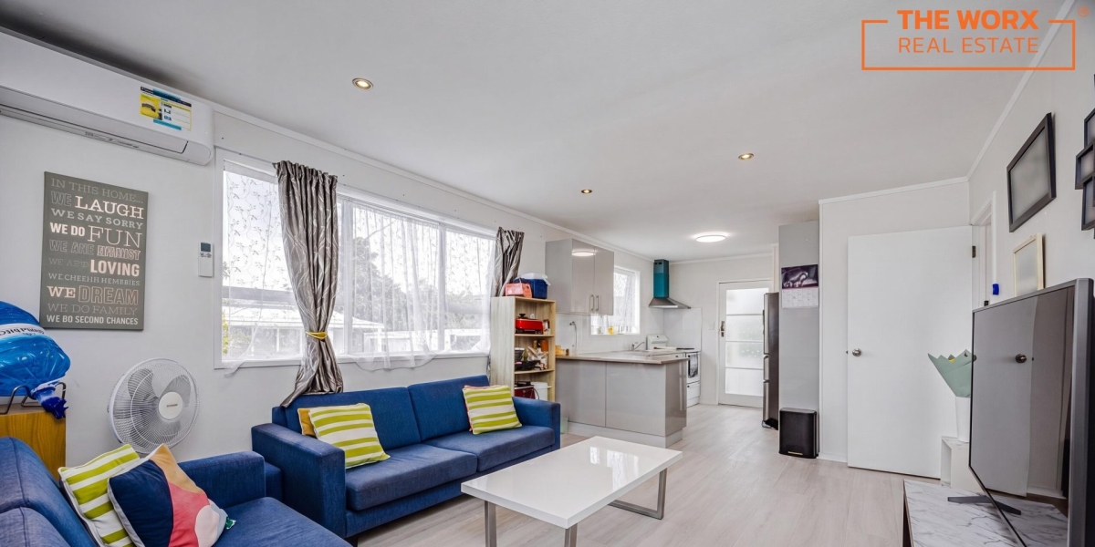 2/17 Roberts Road, Te Atatu South, Auckland 0610 NZ