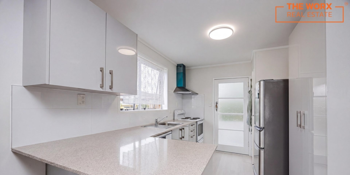 2/17 Roberts Road, Te Atatu South, Auckland 0610 NZ