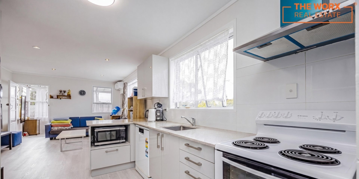 2/17 Roberts Road, Te Atatu South, Auckland 0610 NZ