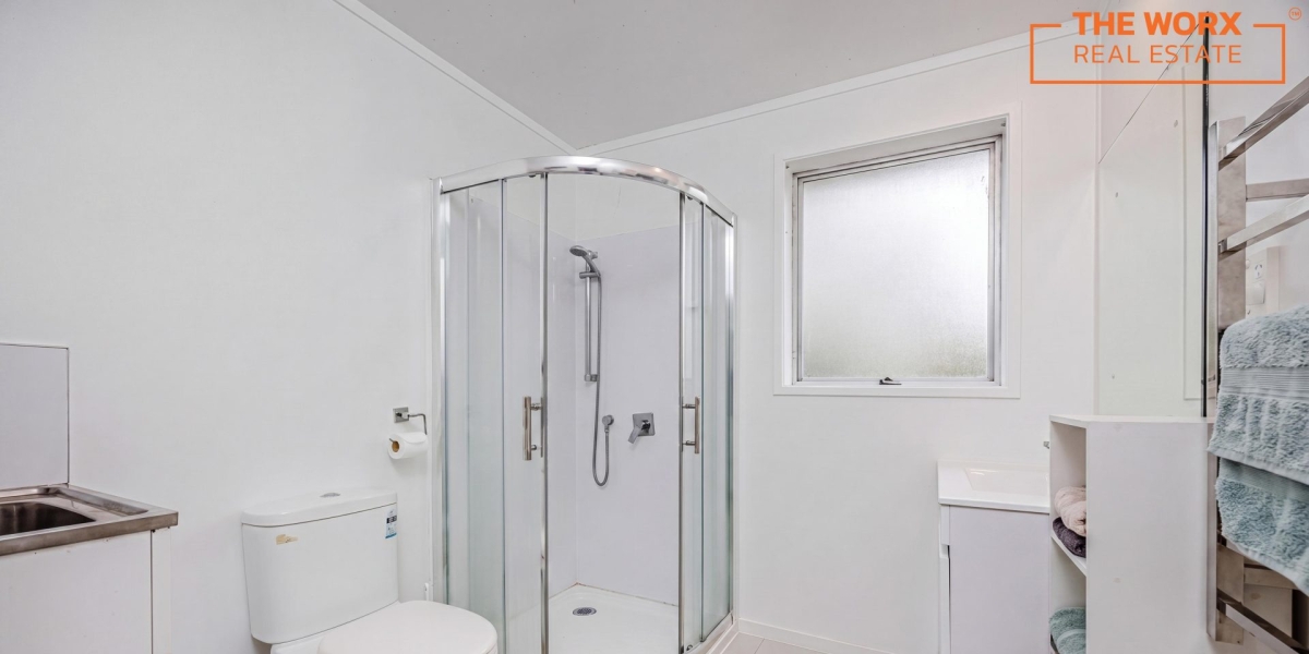2/17 Roberts Road, Te Atatu South, Auckland 0610 NZ