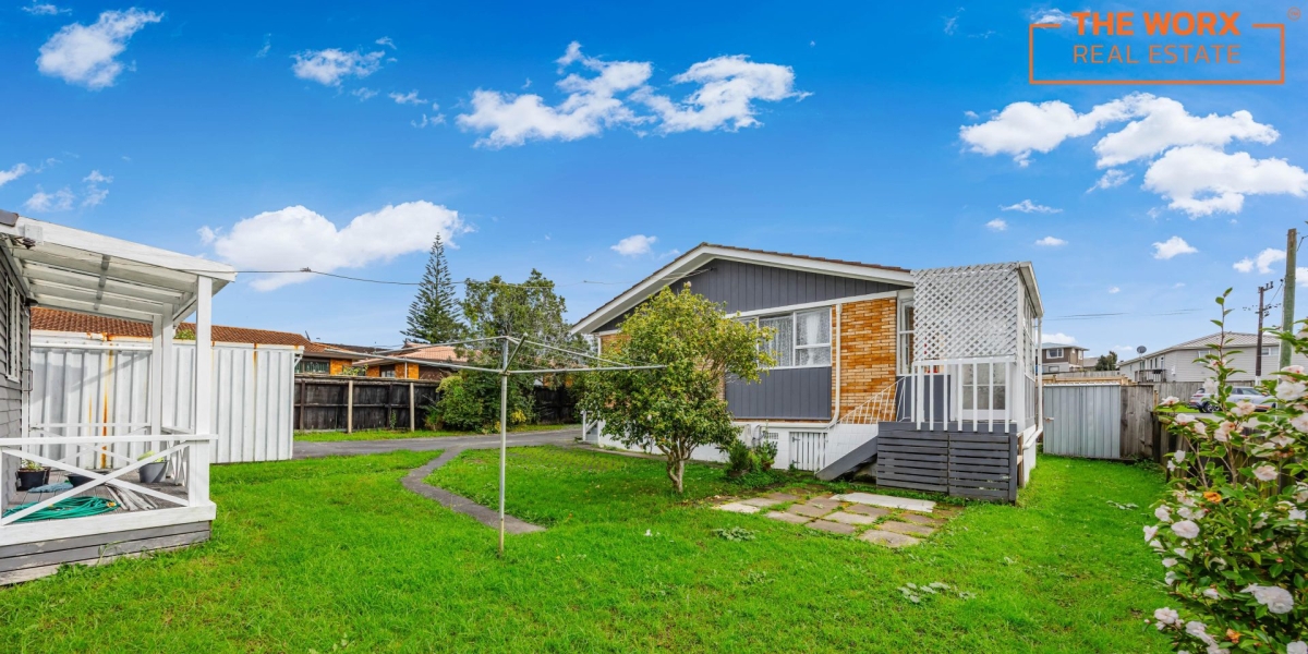 2/17 Roberts Road, Te Atatu South, Auckland 0610 NZ
