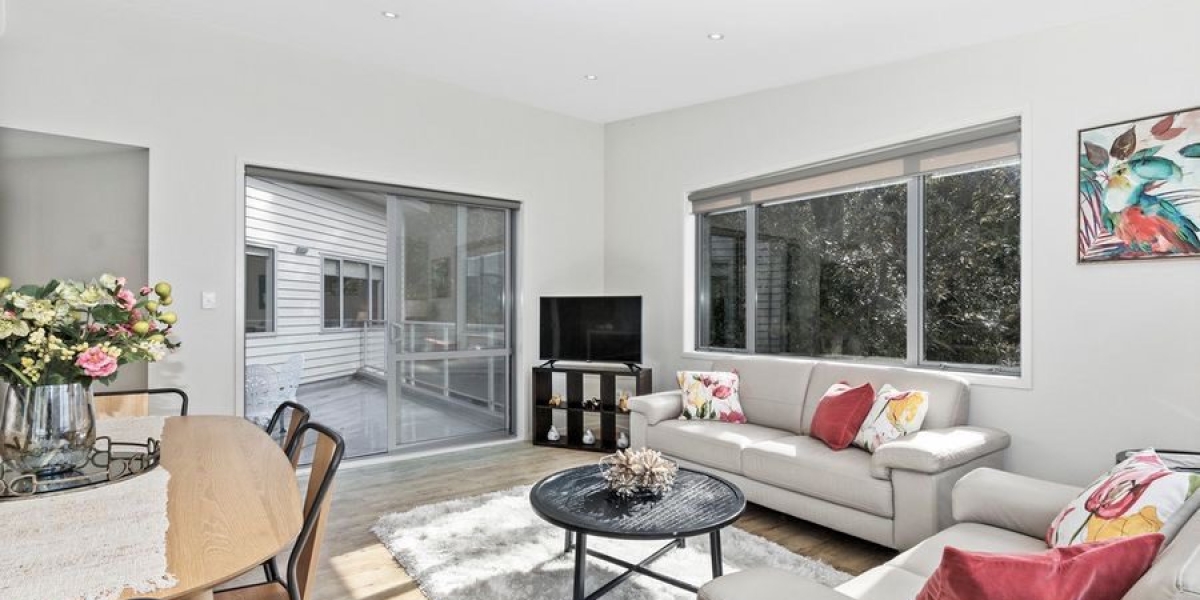 64A Peterhouse Street, Tawa,   NZ