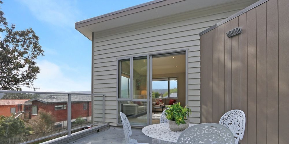 64A Peterhouse Street, Tawa,   NZ