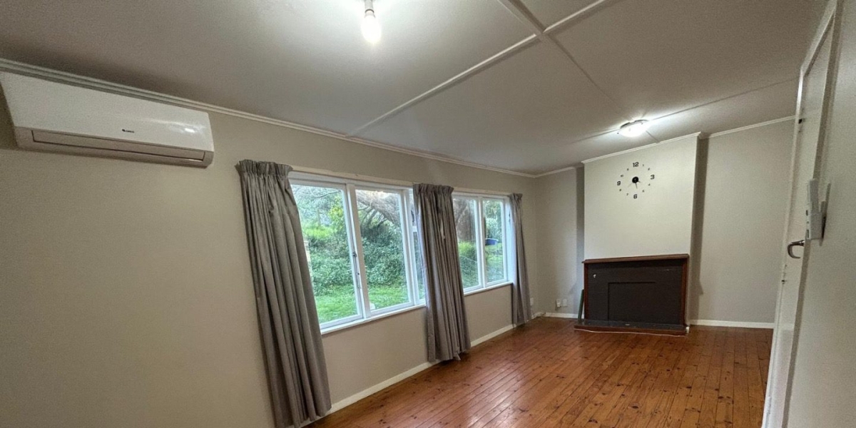 67 Tremewan Street, Tawa,   NZ