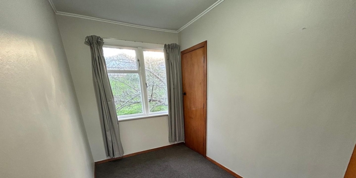 69 Tremewan Street, Tawa,   NZ