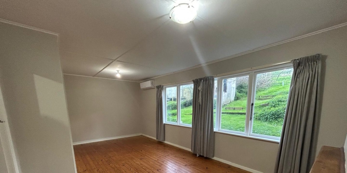 69 Tremewan Street, Tawa,   NZ