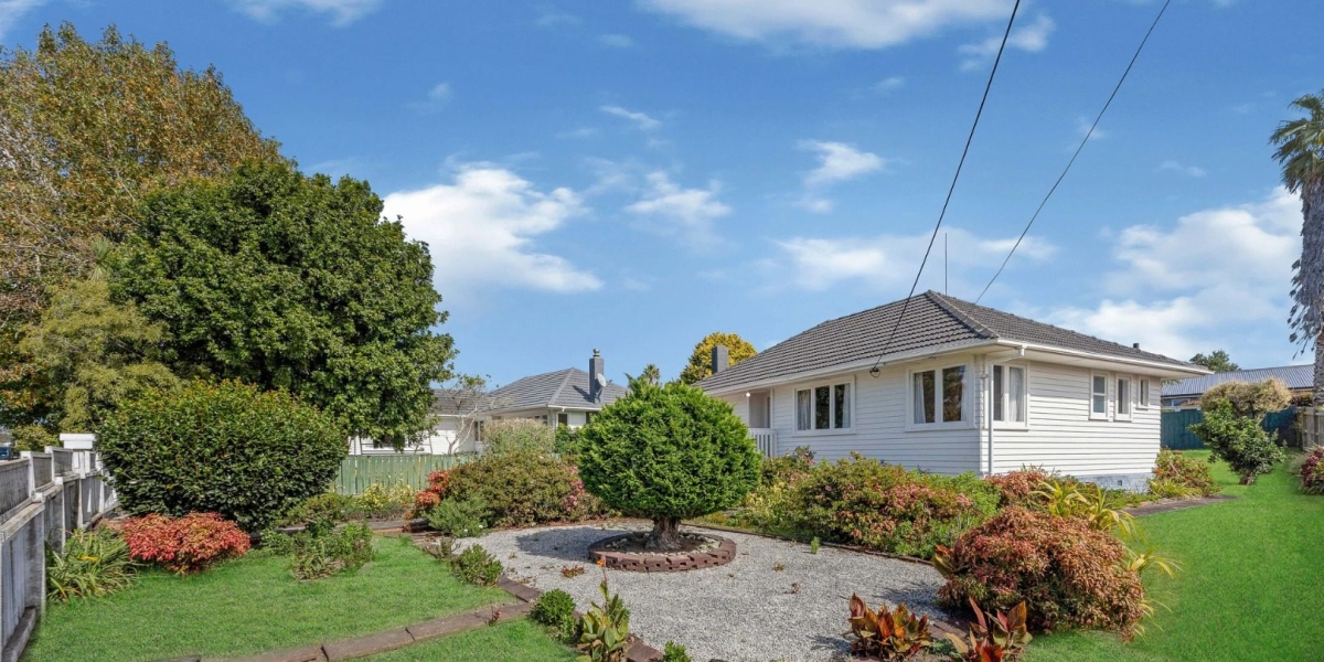 71 Beach Road, Te Atatu Peninsula,   NZ