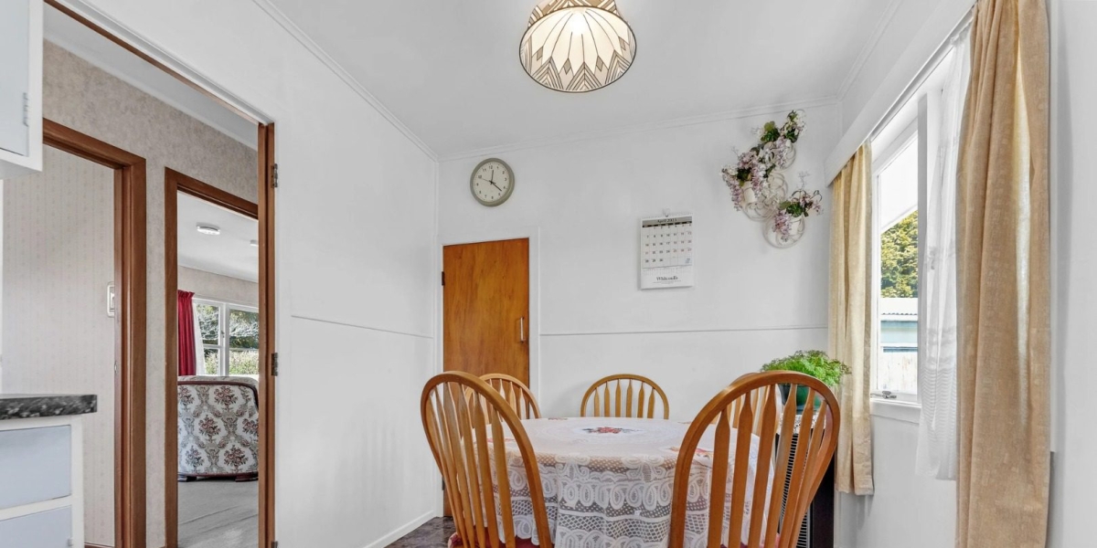 71 Beach Road, Te Atatu Peninsula,   NZ