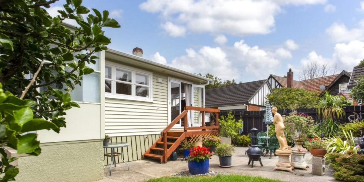 99 Symonds Street, Royal Oak,   NZ