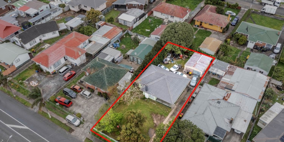 245 Robertson Road, Mangere East,   NZ