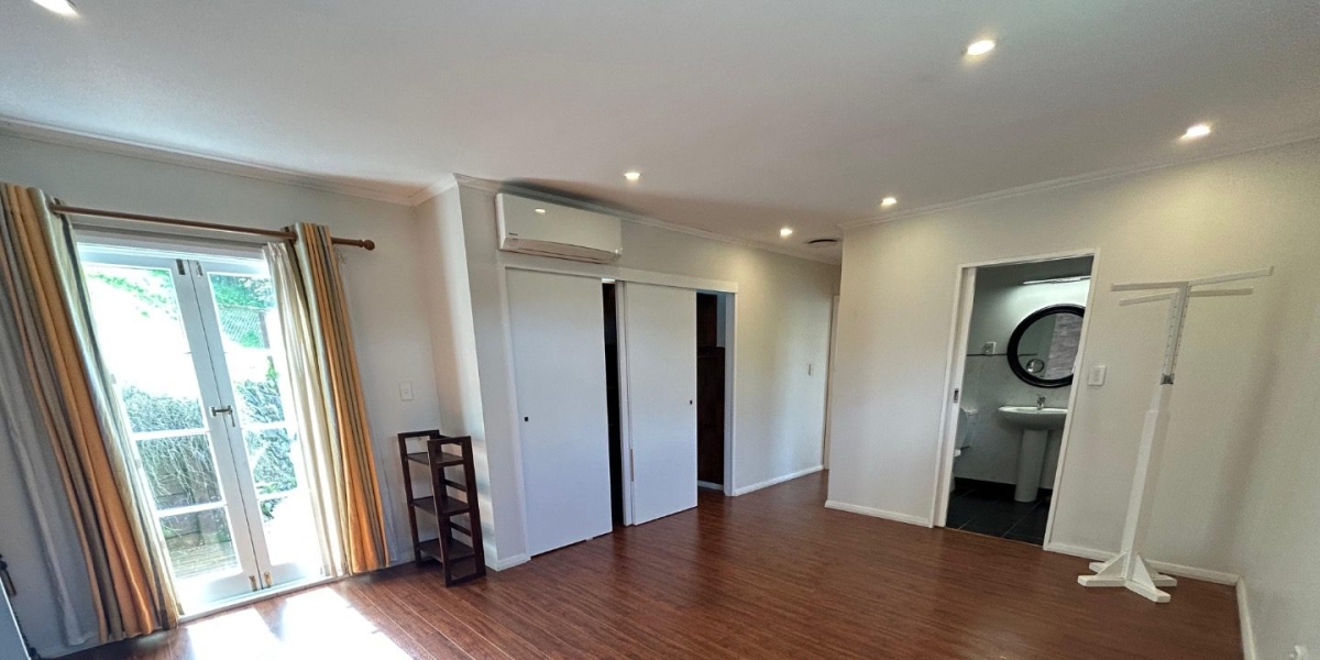 62 Larsen Crescent, Tawa,   NZ
