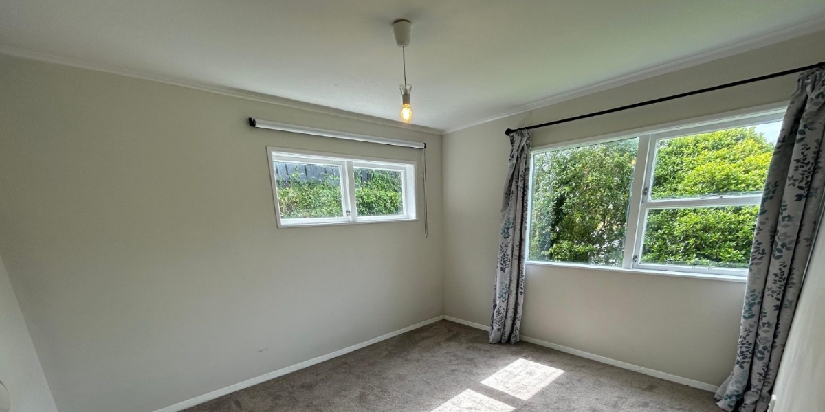 62 Larsen Crescent, Tawa,   NZ