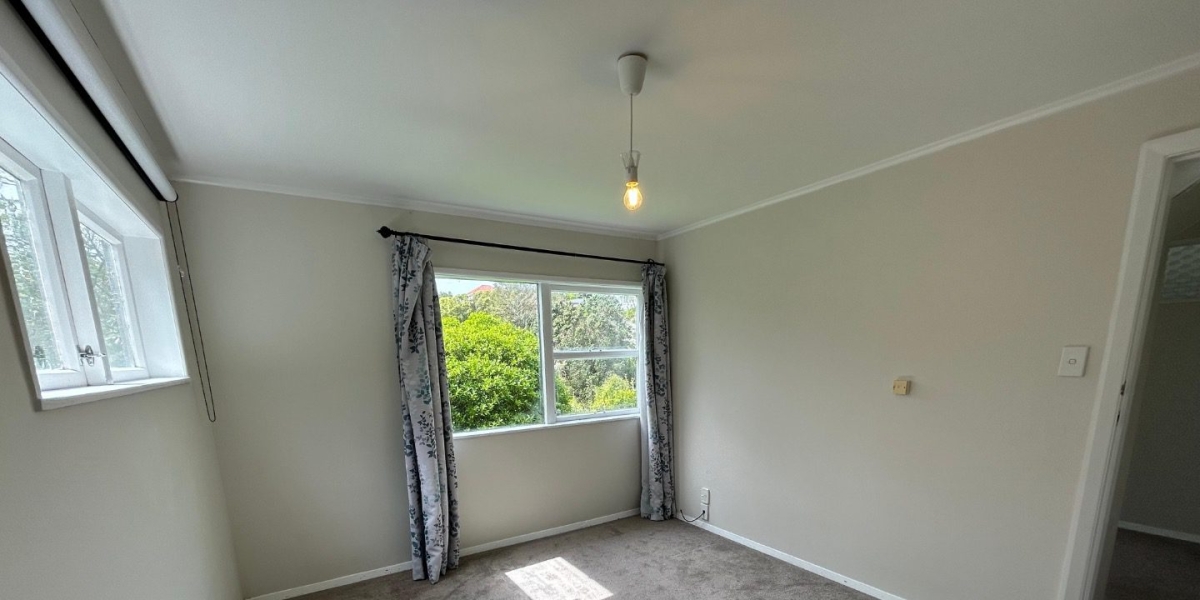 62 Larsen Crescent, Tawa,   NZ