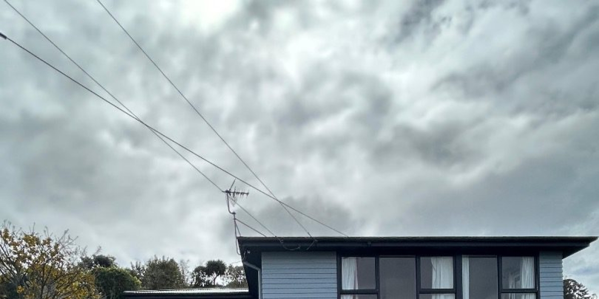 62 Larsen Crescent, Tawa,   NZ
