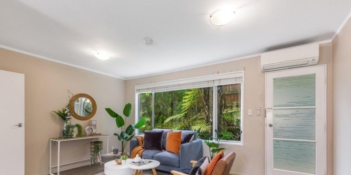 1/56A Collins Avenue, Tawa,   NZ