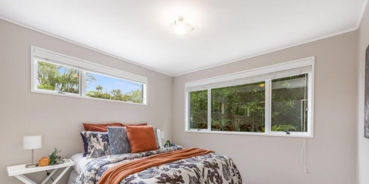 1/56A Collins Avenue, Tawa,   NZ