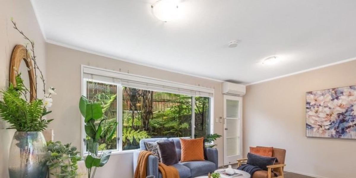 1/56A Collins Avenue, Tawa,   NZ