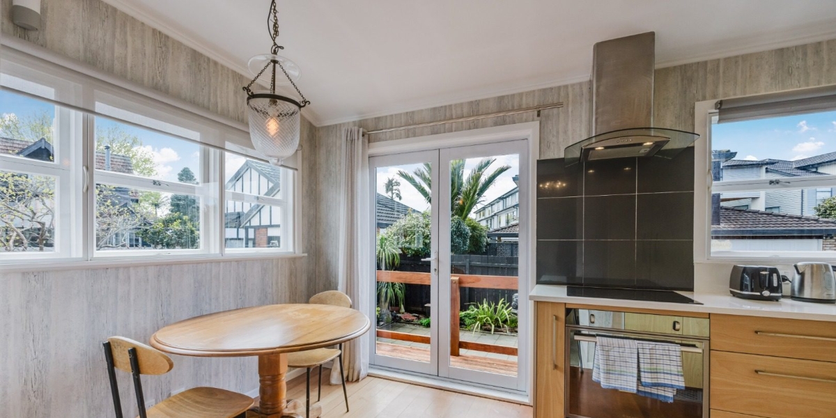 99 Symonds Street, Royal Oak,   NZ
